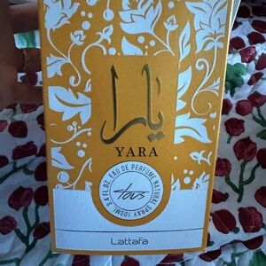 Ara Yara Fragrance Box with Yellow Accents